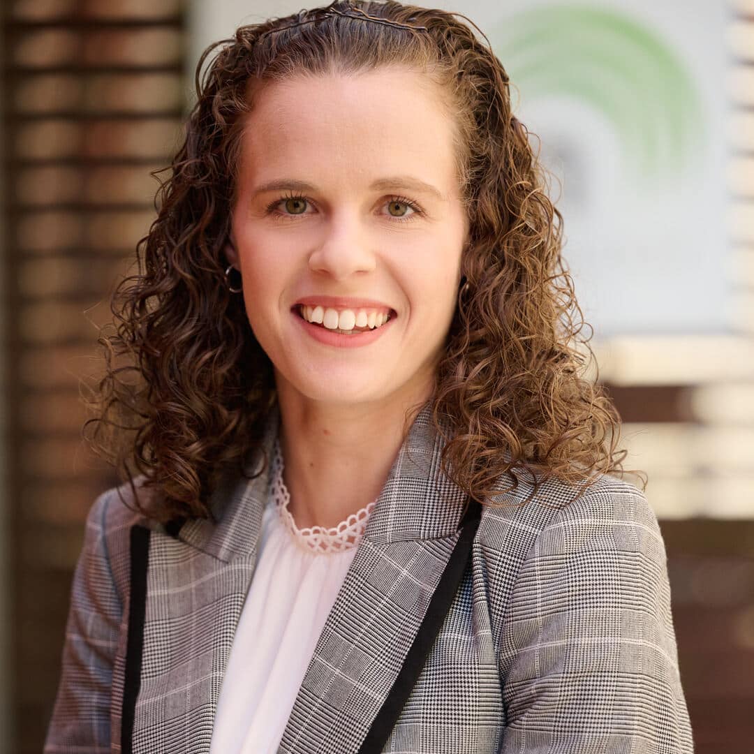 DWM_Courtney_Profile_pic_cropped